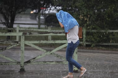 A fél országra figyelmeztetést adtak ki zivatarveszély miatt